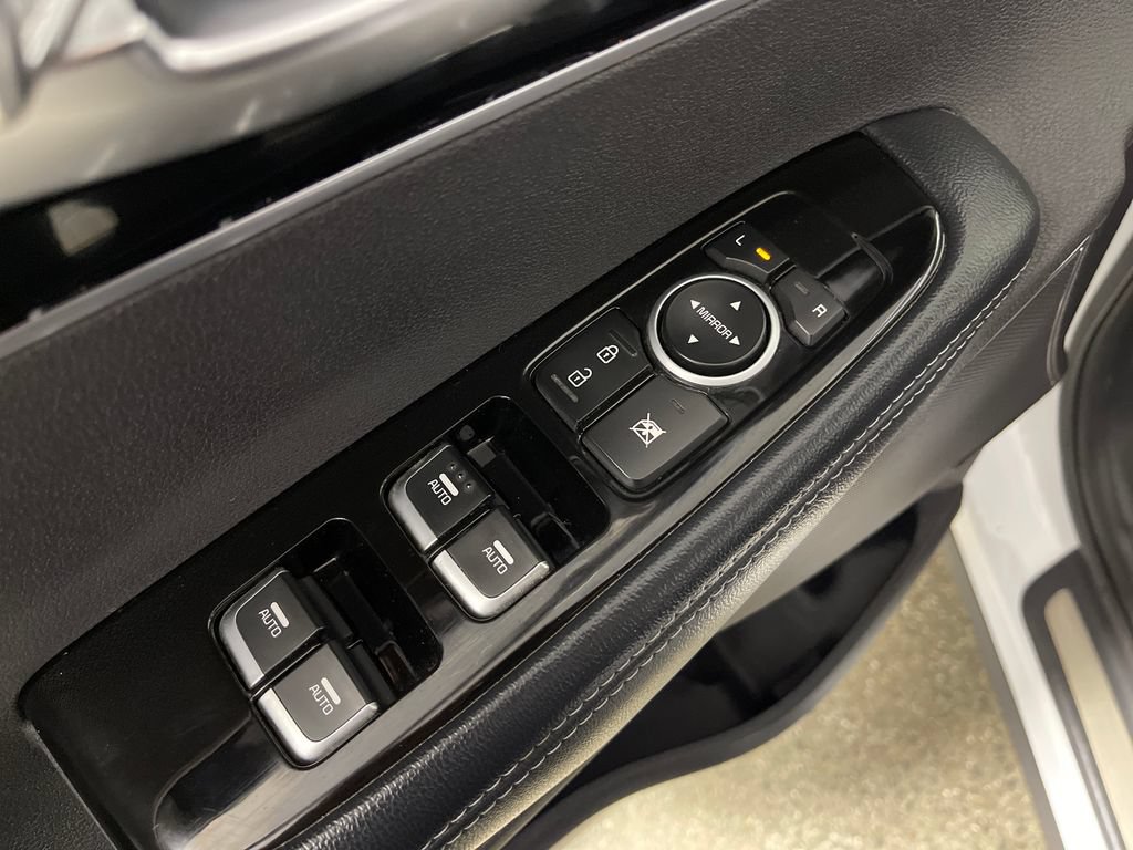 Used 2019 Kia Sorento SX FWD image 18