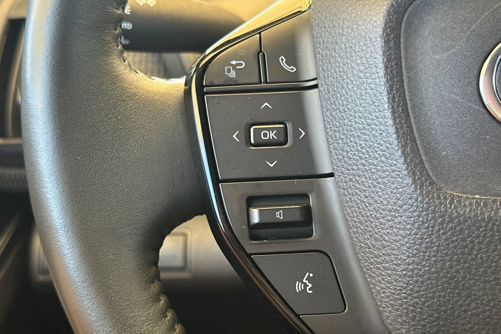 Certified 2023 Toyota bZ4X FWD image 29