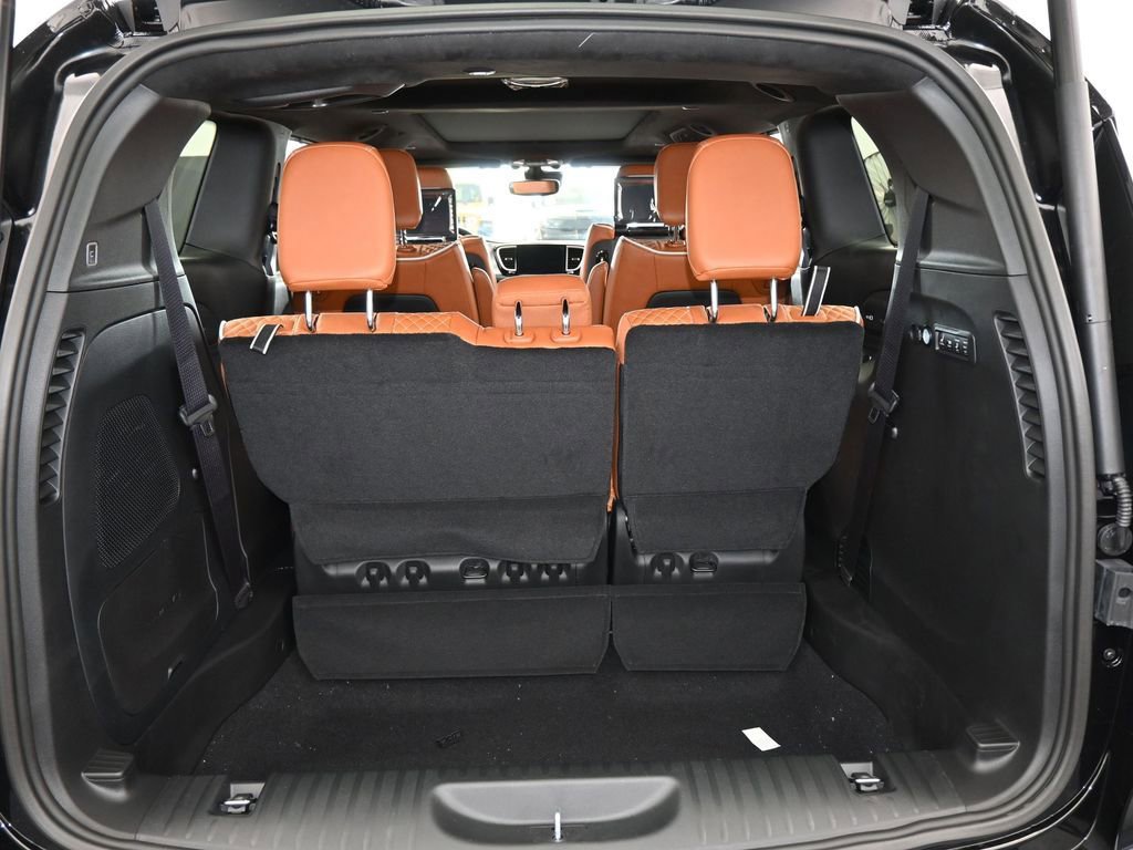 New 2026 Chrysler Pacifica Pinnacle image 37