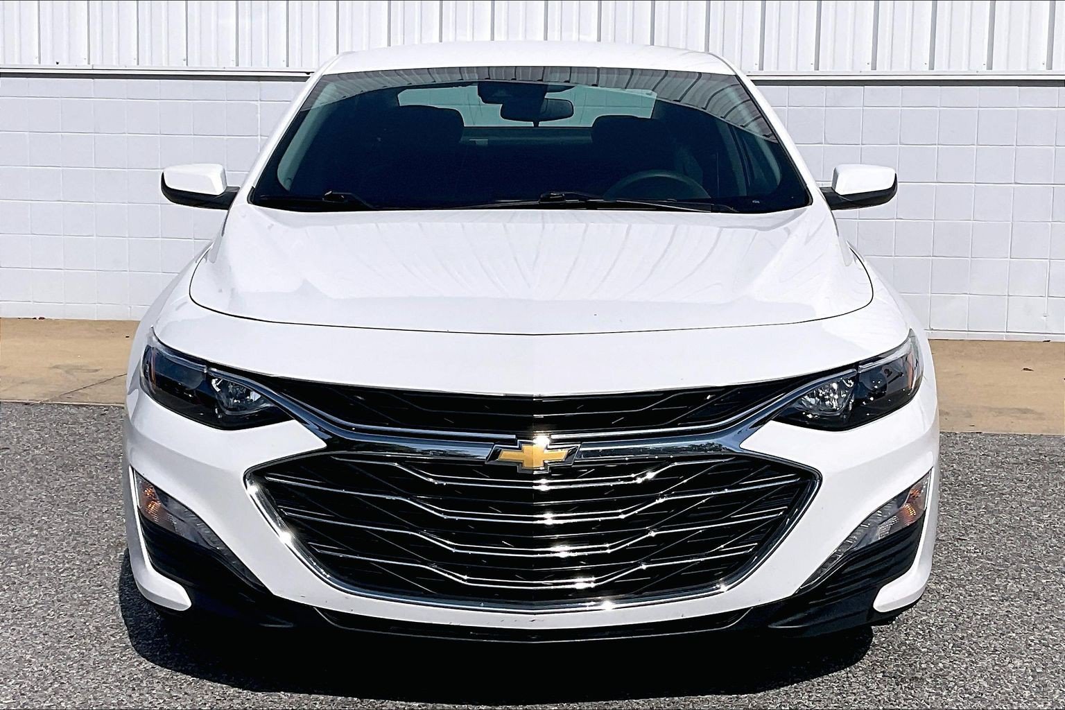Used 2024 Chevrolet Malibu LT FWD image 3