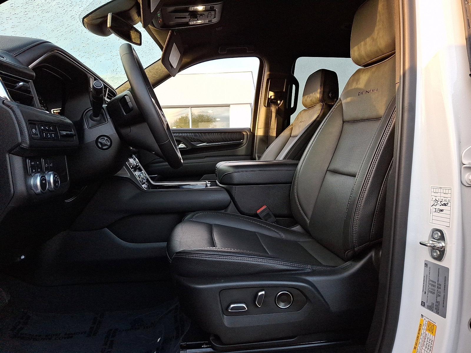 Certified 2023 GMC Yukon Denali AWD/4WD image 16