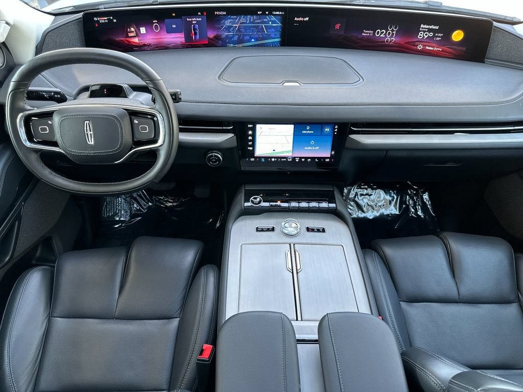 Certified 2025 Lincoln Navigator Reserve AWD/4WD image 12