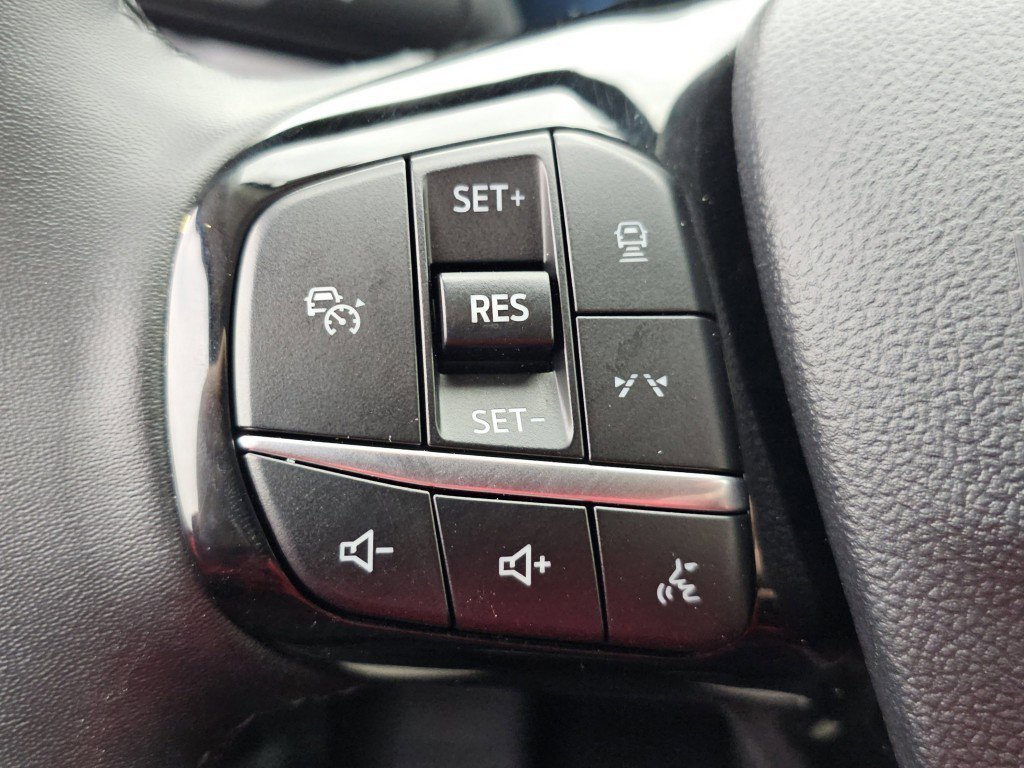 Used 2024 Ford Escape Platinum image 9