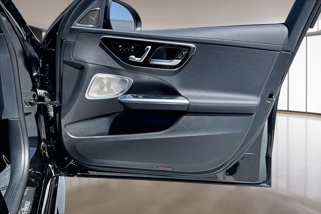 Used 2025 Mercedes-Benz C 300 Sedan image 26