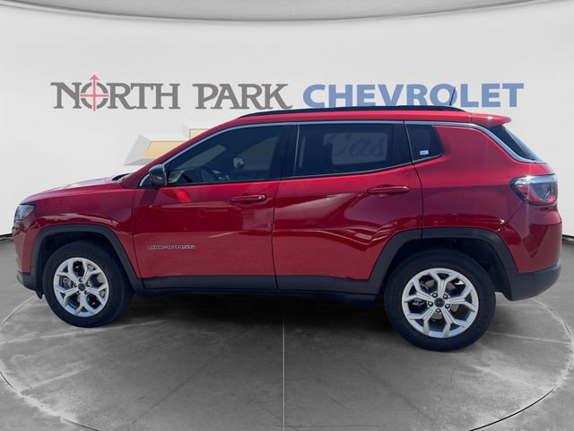Used 2025 Jeep Compass Latitude AWD/4WD image 6