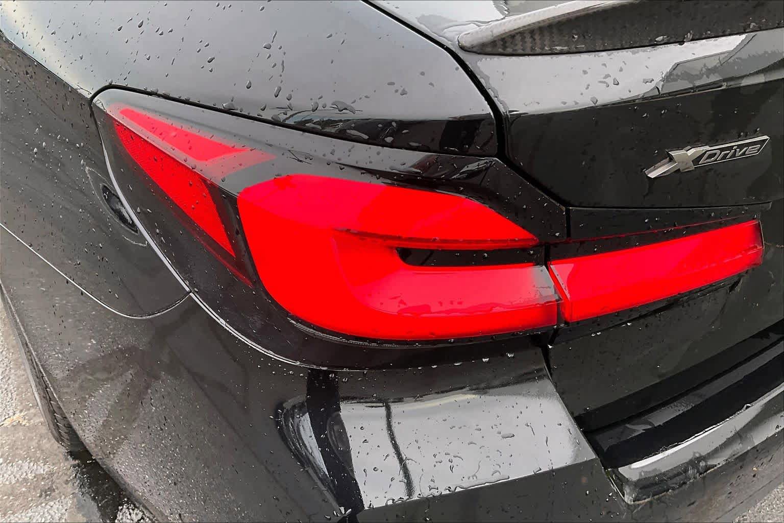 Used 2021 BMW M550i xDrive w/ Premium Package image 27