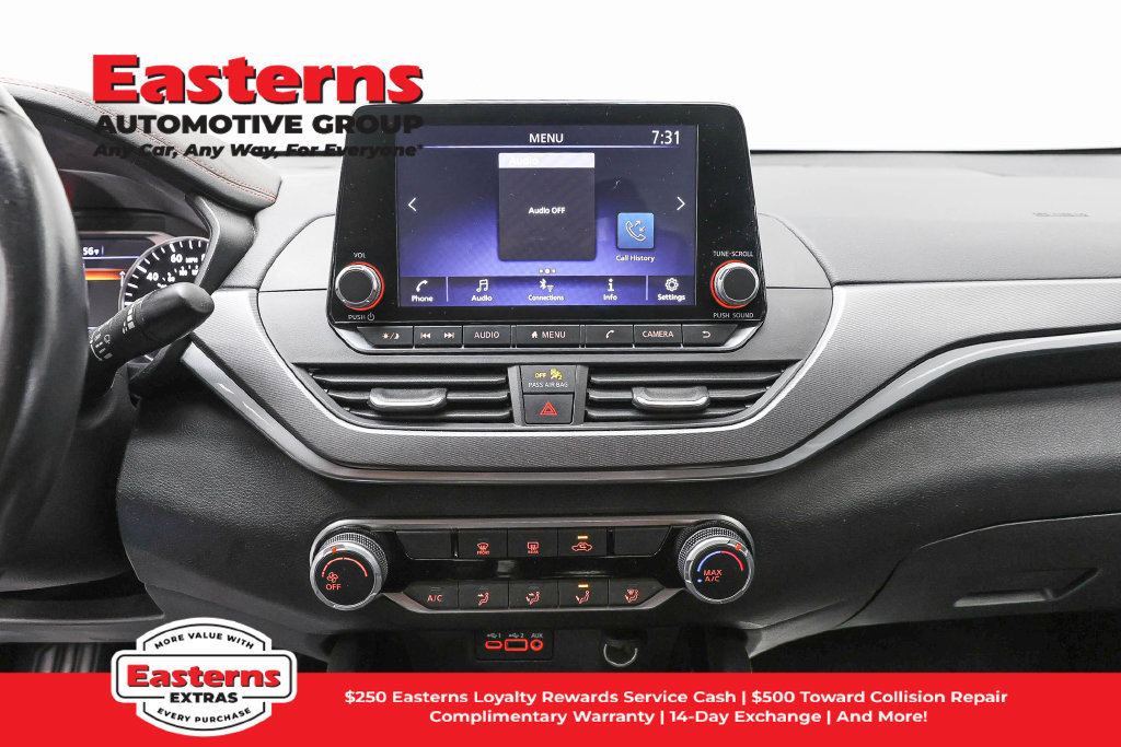 Used 2024 Nissan Altima 2.5 SR FWD image 13