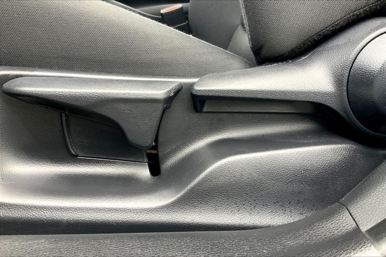 Used 2022 Toyota Corolla LE FWD image 31