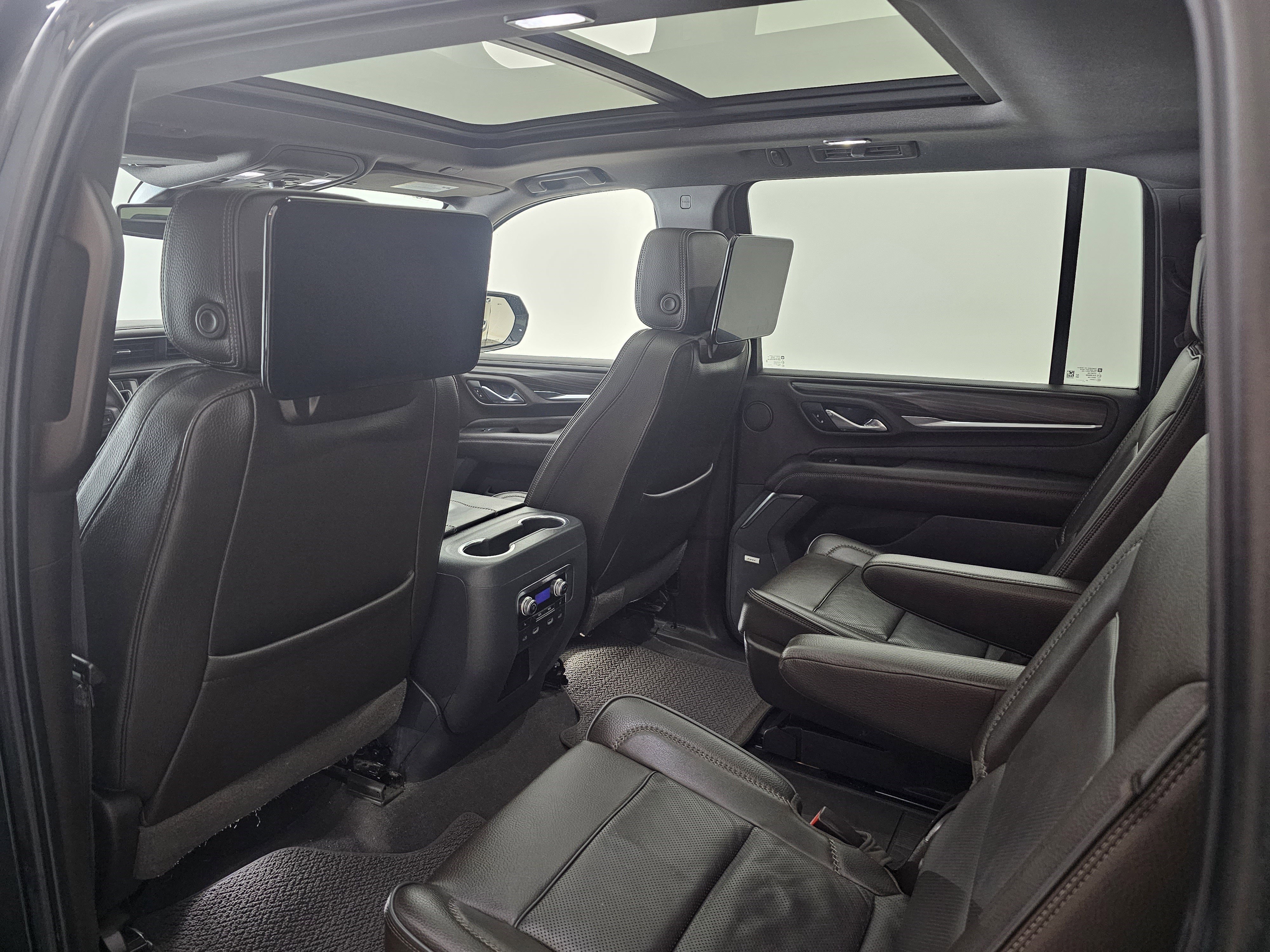 Used 2021 GMC Yukon XL Denali image 15