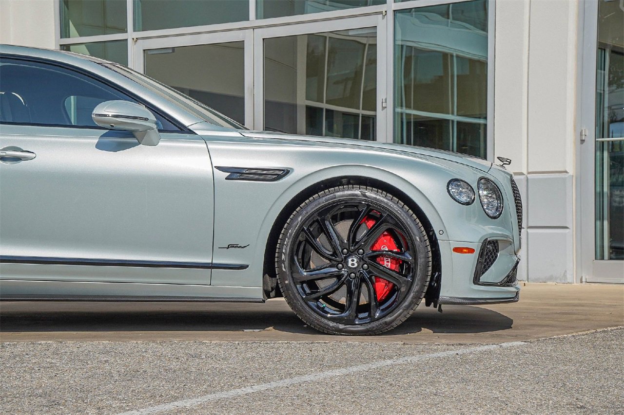 New 2026 Bentley Flying Spur Plug-In Hybrid image 13