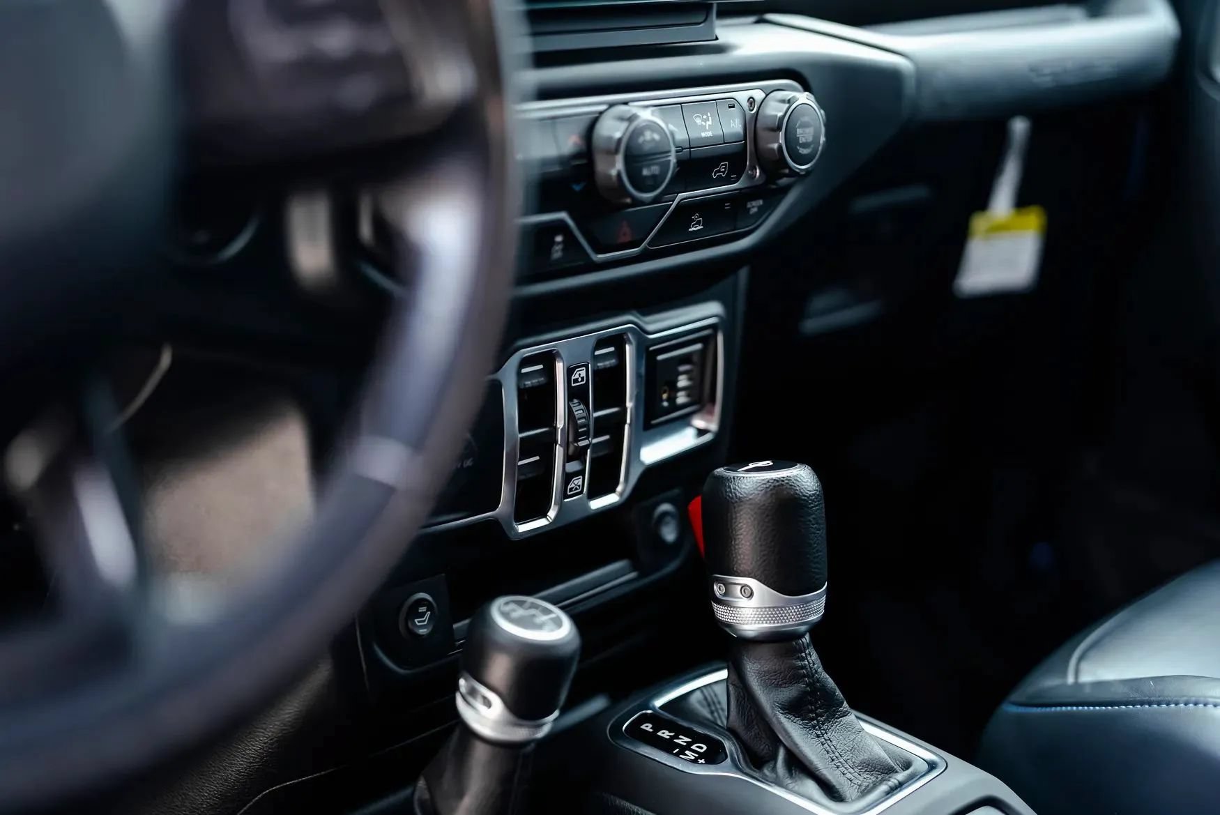 Used 2021 Jeep Gladiator Sport AWD/4WD image 18