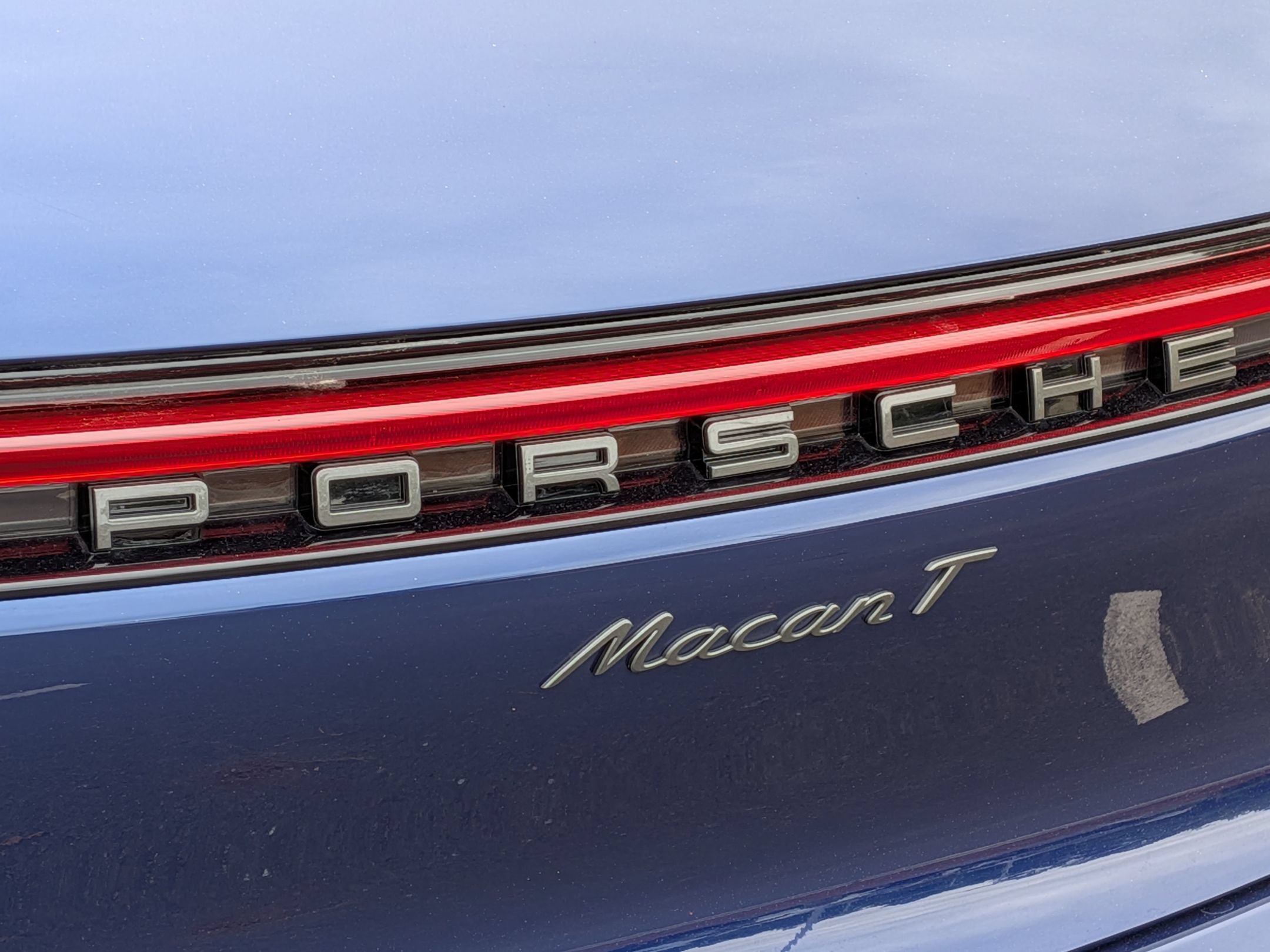 Certified 2025 Porsche Macan Turbo AWD/4WD image 29