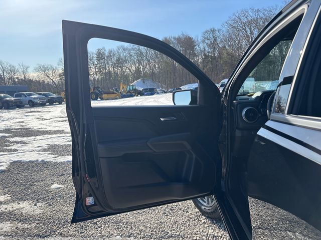 Used 2024 Chevrolet Colorado LT w/ LT Convenience Package image 28