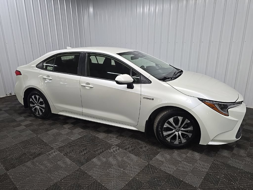 Used 2020 Toyota Corolla LE FWD image 1