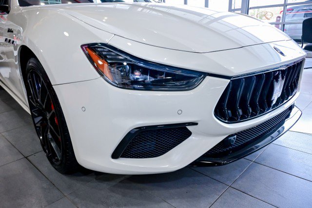 Used 2022 Maserati Ghibli Modena image 12