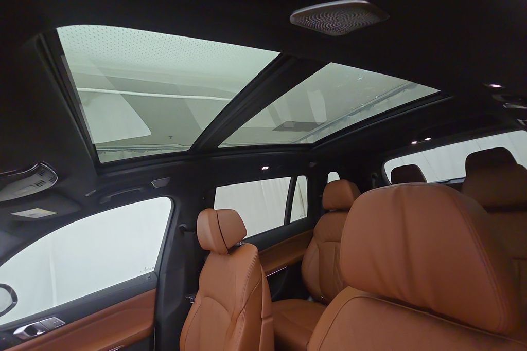 New 2027 BMW X7 M60i AWD/4WD image 24