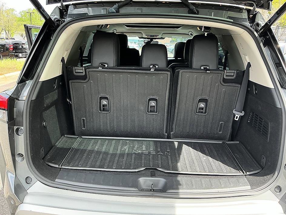 Certified 2024 Nissan Pathfinder SL w/ SL Premium Package image 30