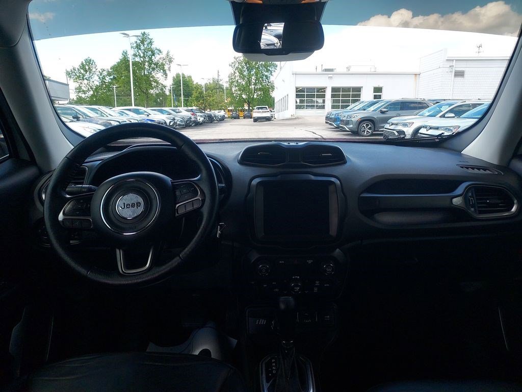 Used 2018 Jeep Renegade Limited w/ UConnect 8.4 Nav Group AWD/4WD image 9