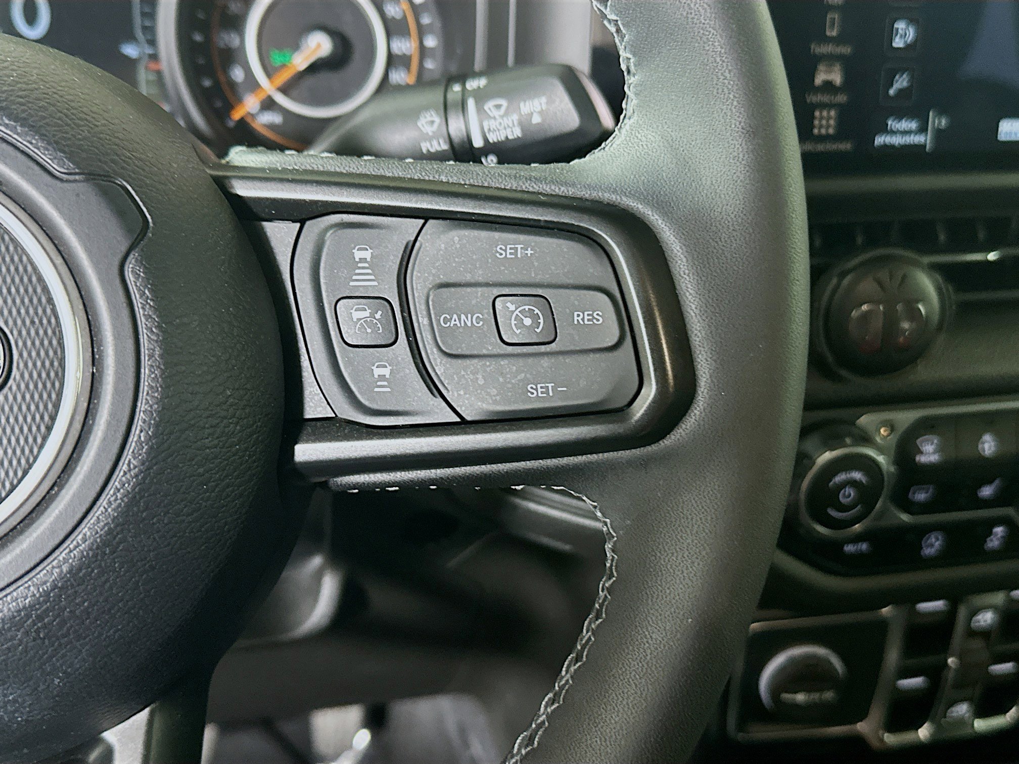 Used 2025 Jeep Gladiator Sport AWD/4WD image 17