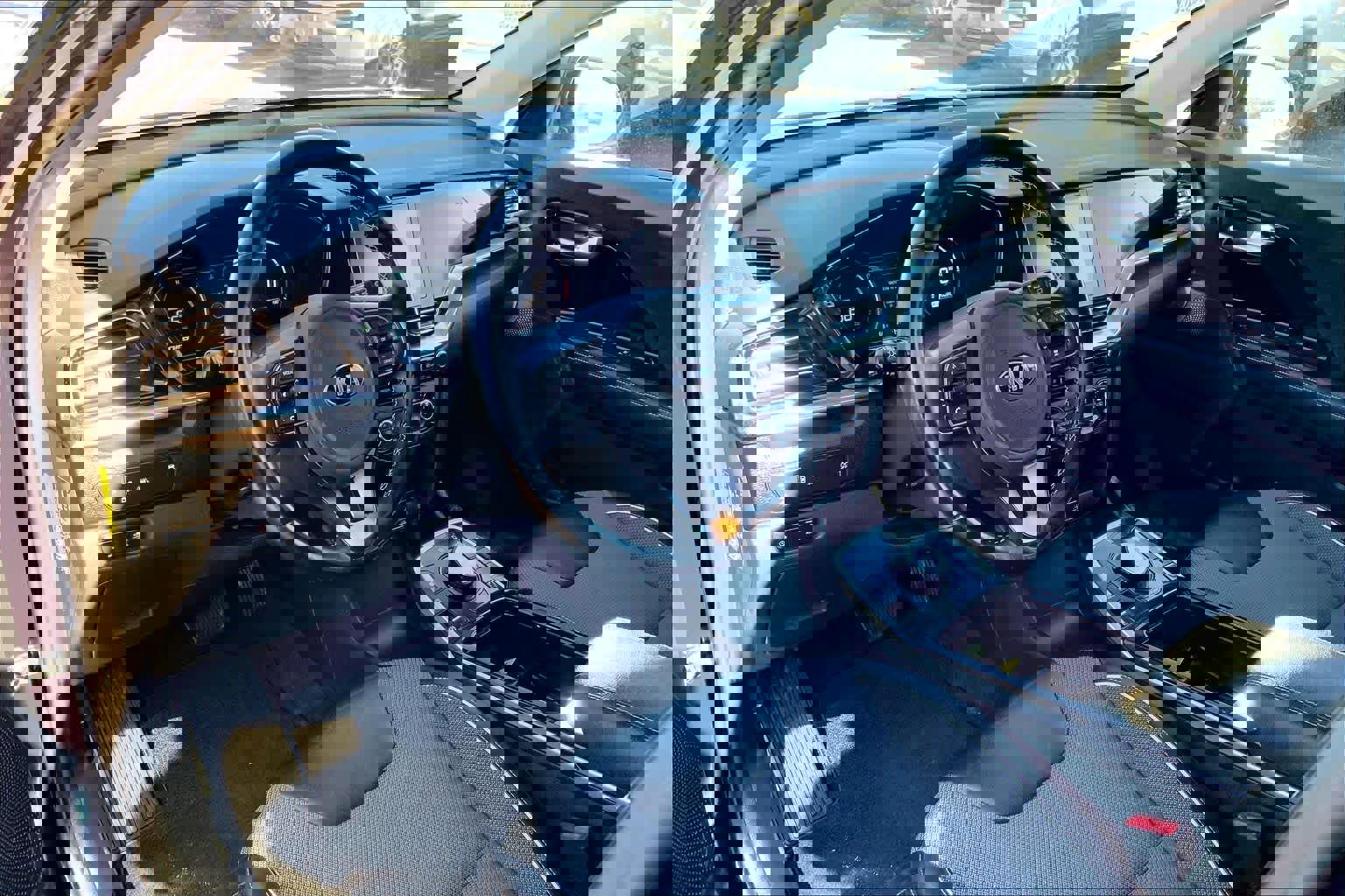 Used 2020 Kia Niro EX w/ Cold Weather Package image 15