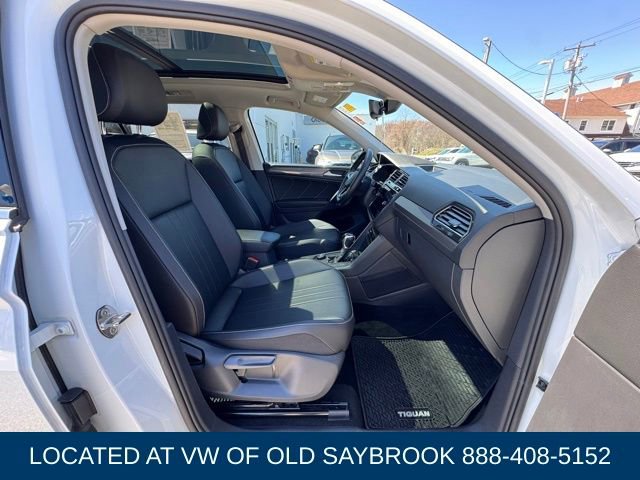 Used 2022 Volkswagen Tiguan SE w/ Panoramic Sunroof Package image 23