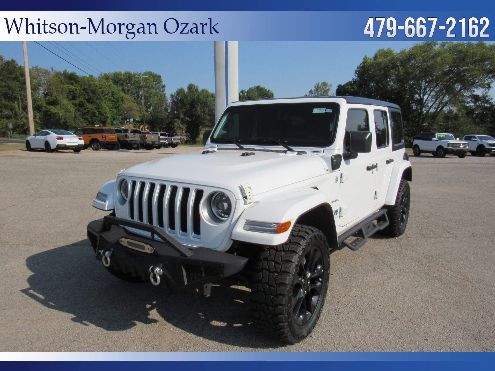 Used 2023 Jeep Wrangler Unlimited Sahara AWD/4WD image 3