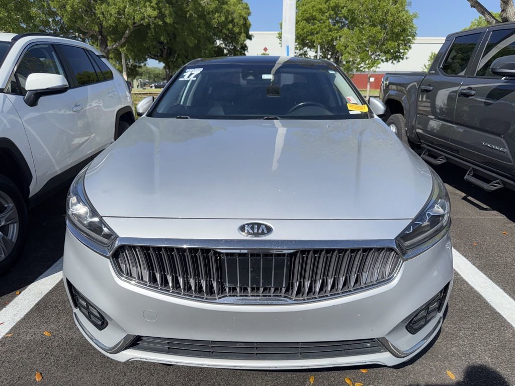 Used 2017 Kia Cadenza Technology FWD image 2
