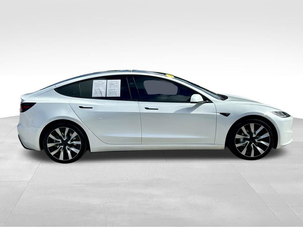 Used 2024 Tesla Model 3 Standard Range image 4