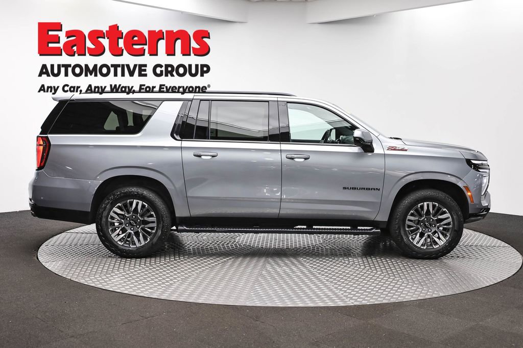 Used 2025 Chevrolet Suburban Z71 image 4