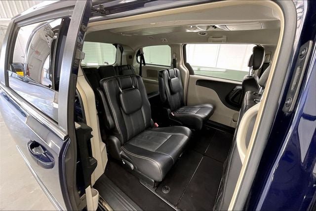 Used 2012 Chrysler Town & Country Touring w/ Entertainment Group #1 image 18