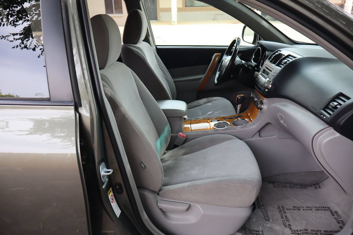 Used 2010 Toyota Highlander 4WD Hybrid image 24