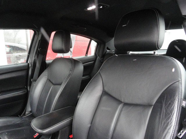 Used 2013 Chrysler 200 Limited image 9