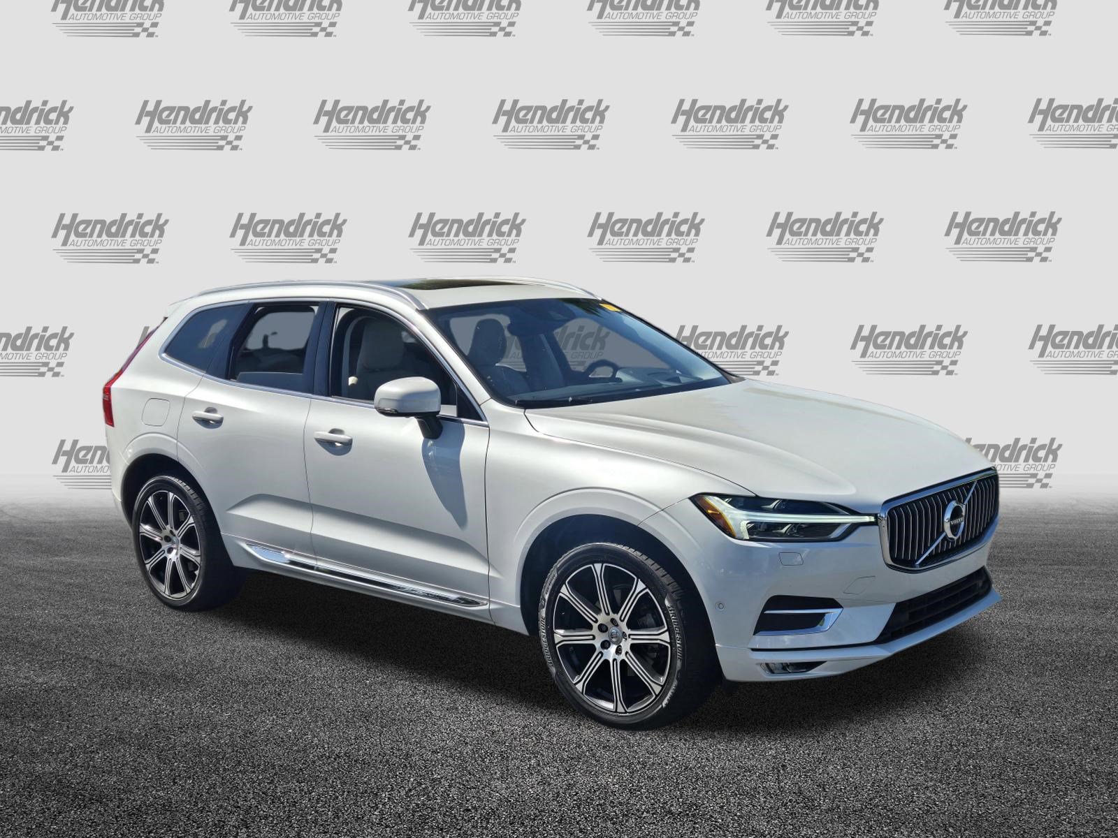 Used 2019 Volvo XC60 T5 Inscription image 2