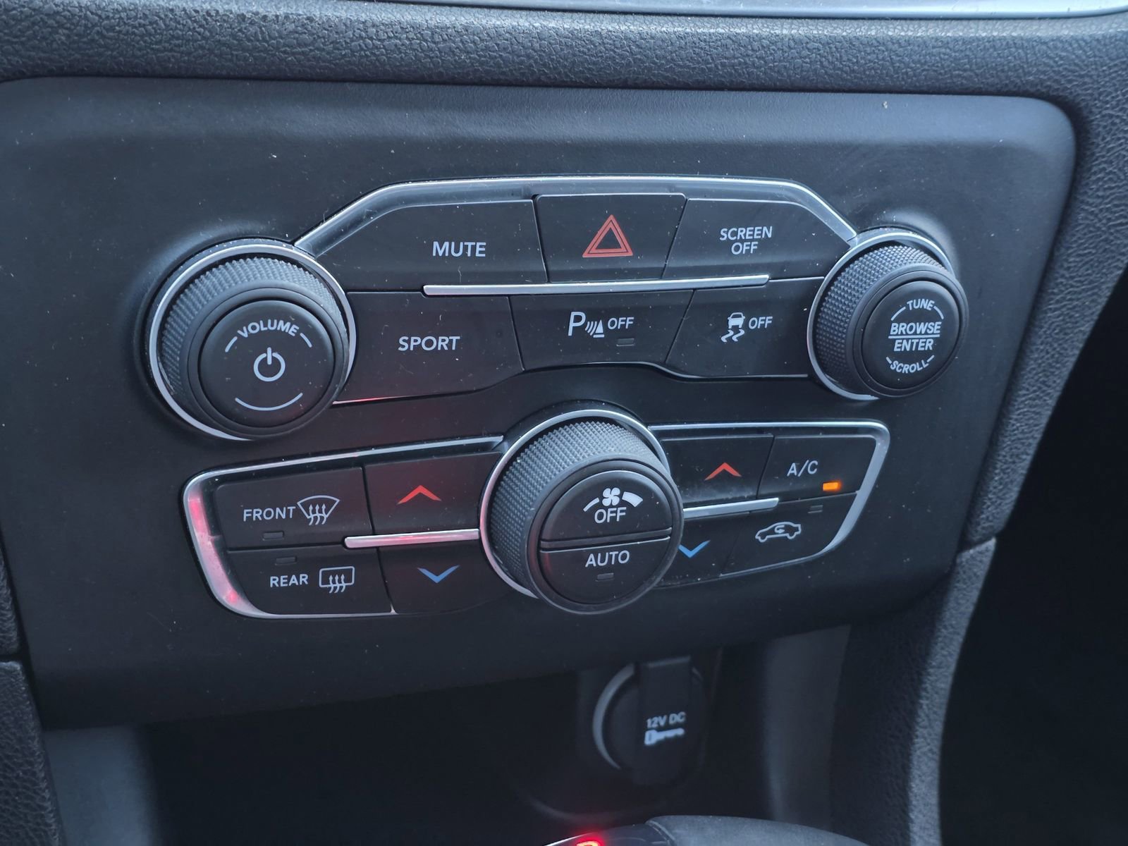 Used 2018 Dodge Charger R/T w/ Plus Group image 24