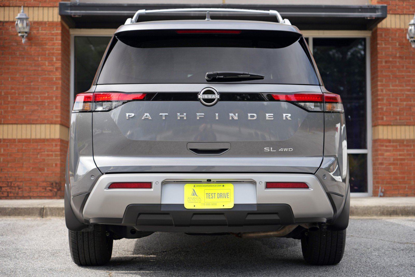 Used 2025 Nissan Pathfinder SL AWD/4WD image 10