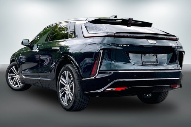 Used 2024 Cadillac Lyriq Luxury AWD/4WD image 10