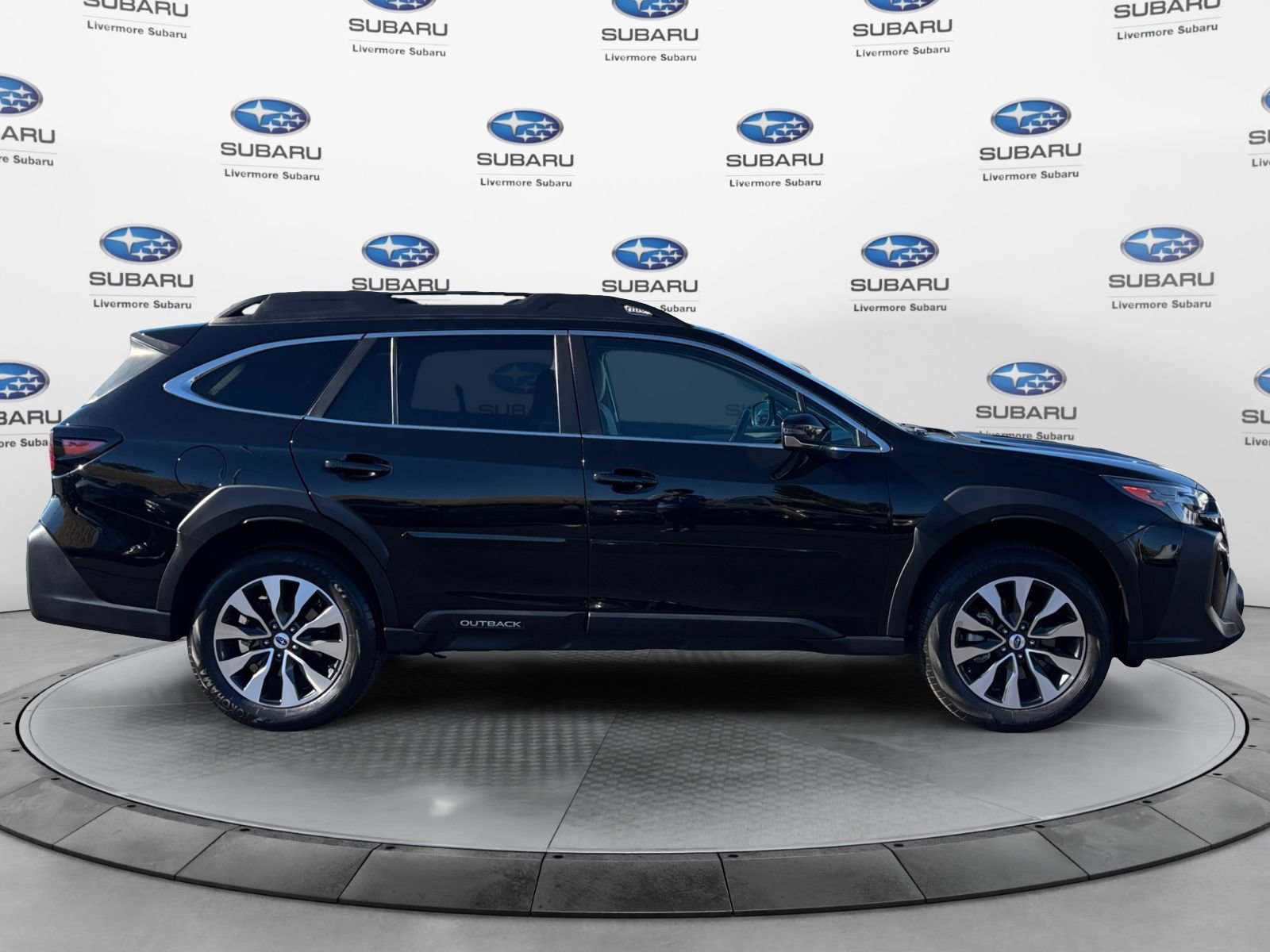 Certified 2023 Subaru Outback Limited AWD/4WD image 7