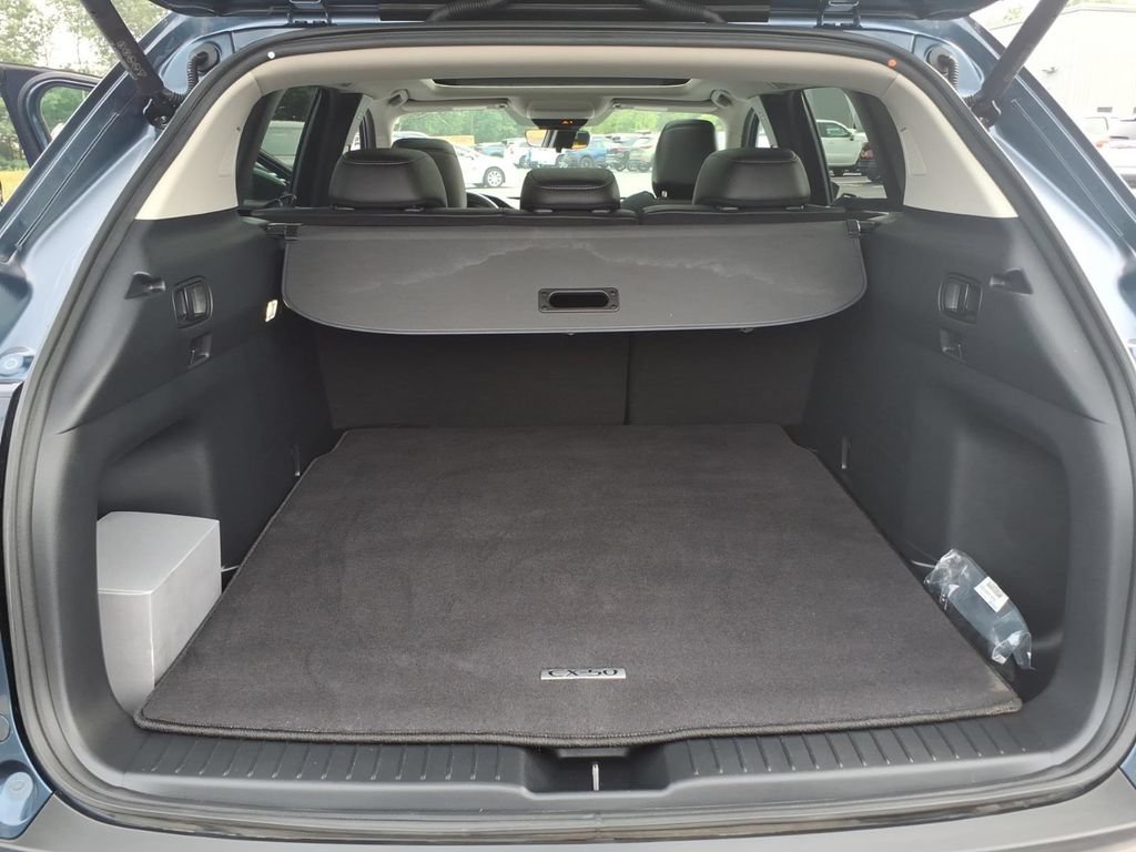 Used 2024 MAZDA CX-50 AWD 2.5 S w/ Cargo Package image 10