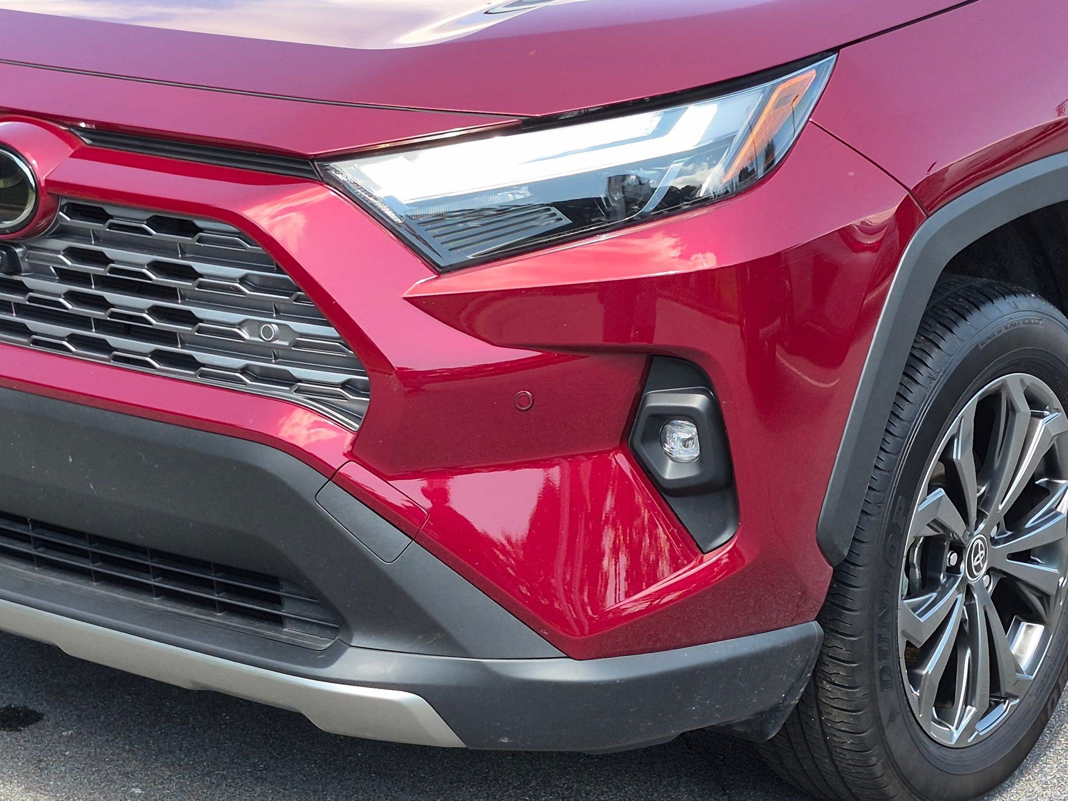 Used 2025 Toyota RAV4 Limited w/ Advanced Technology Package AWD/4WD image 9