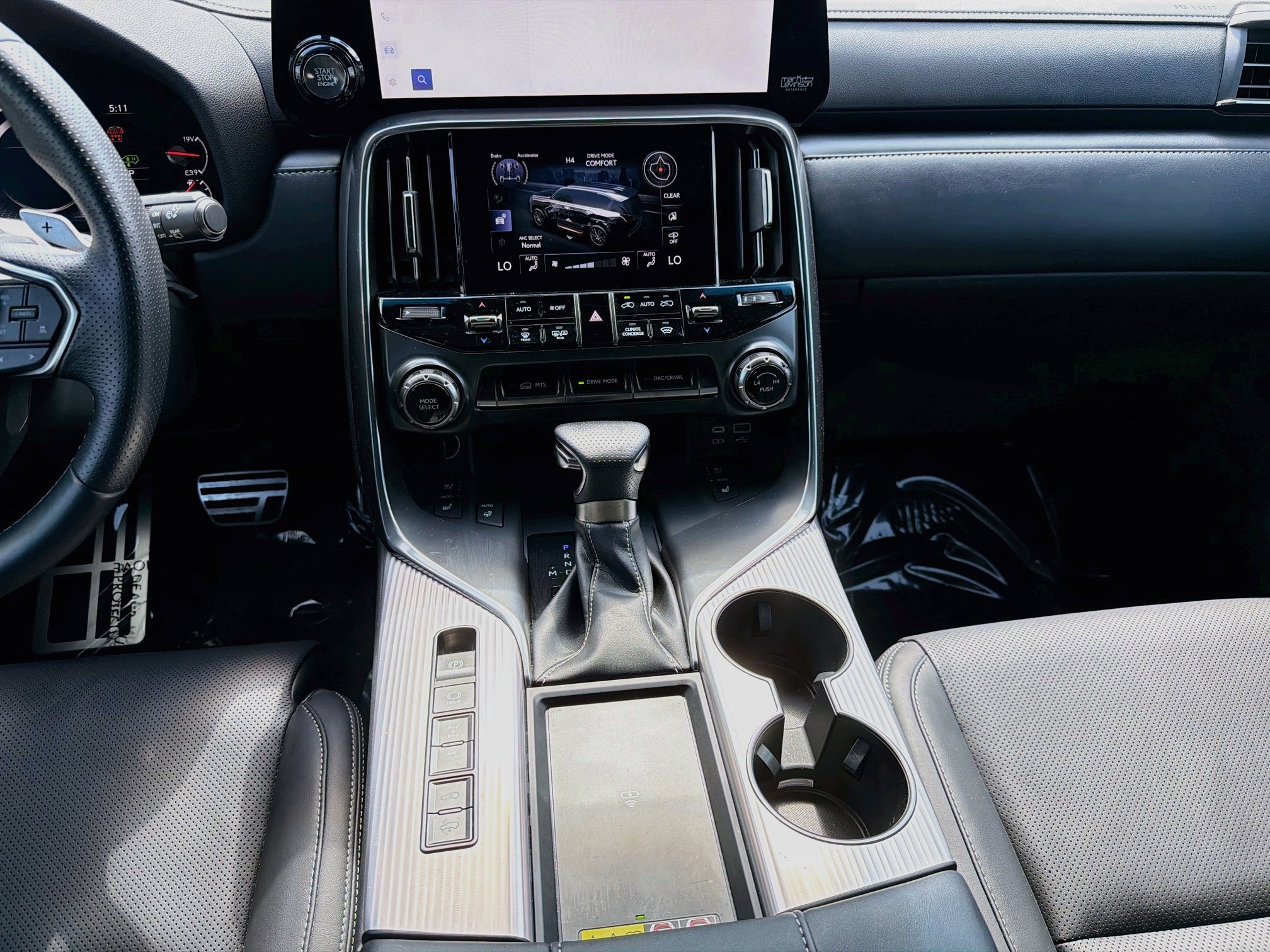 Used 2023 Lexus LX 600 F Sport w/ Accessory Package (Z1) AWD/4WD image 20