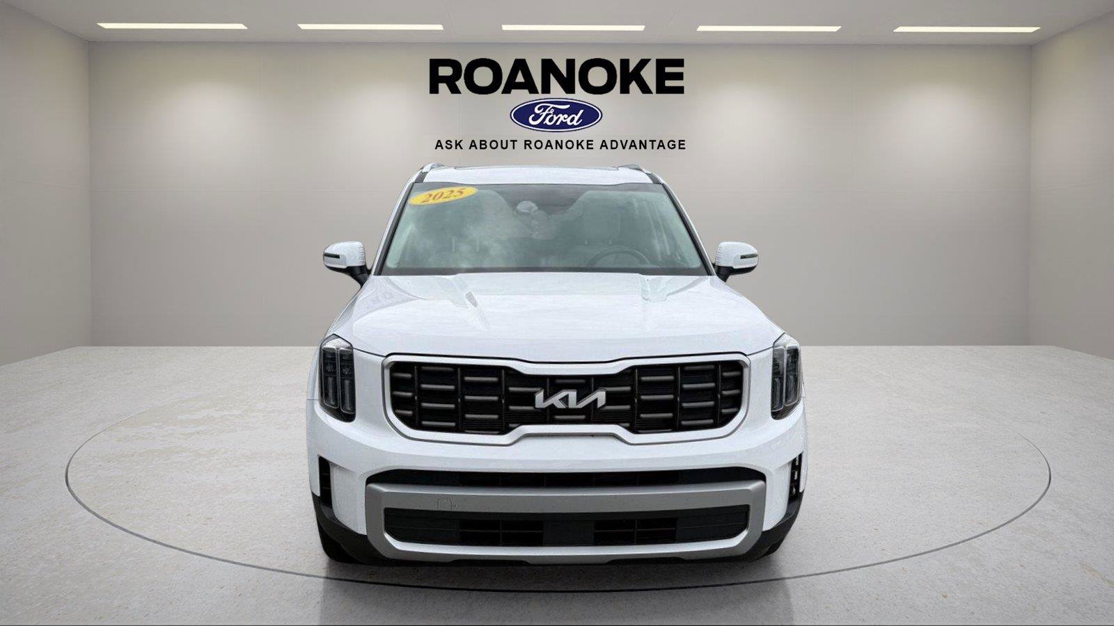 Used 2025 Kia Telluride S FWD image 8