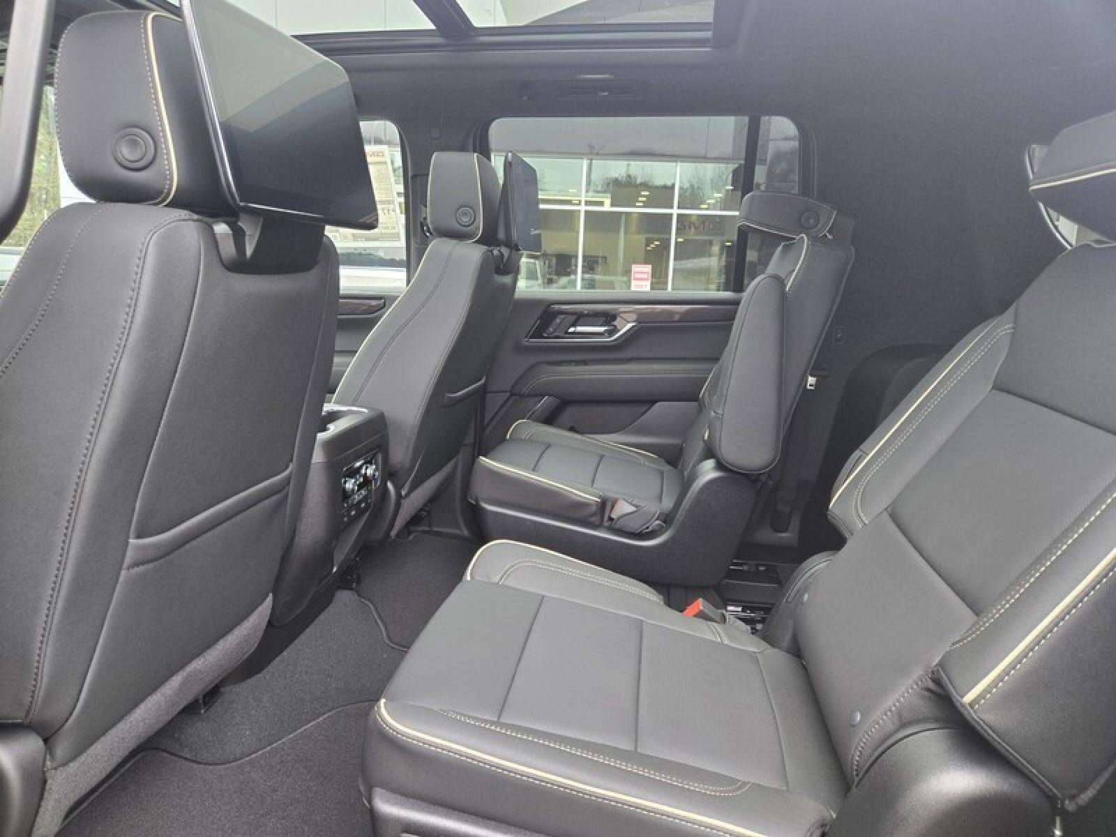 New 2026 GMC Yukon XL Elevation w/ Elevation Premium Package image 29