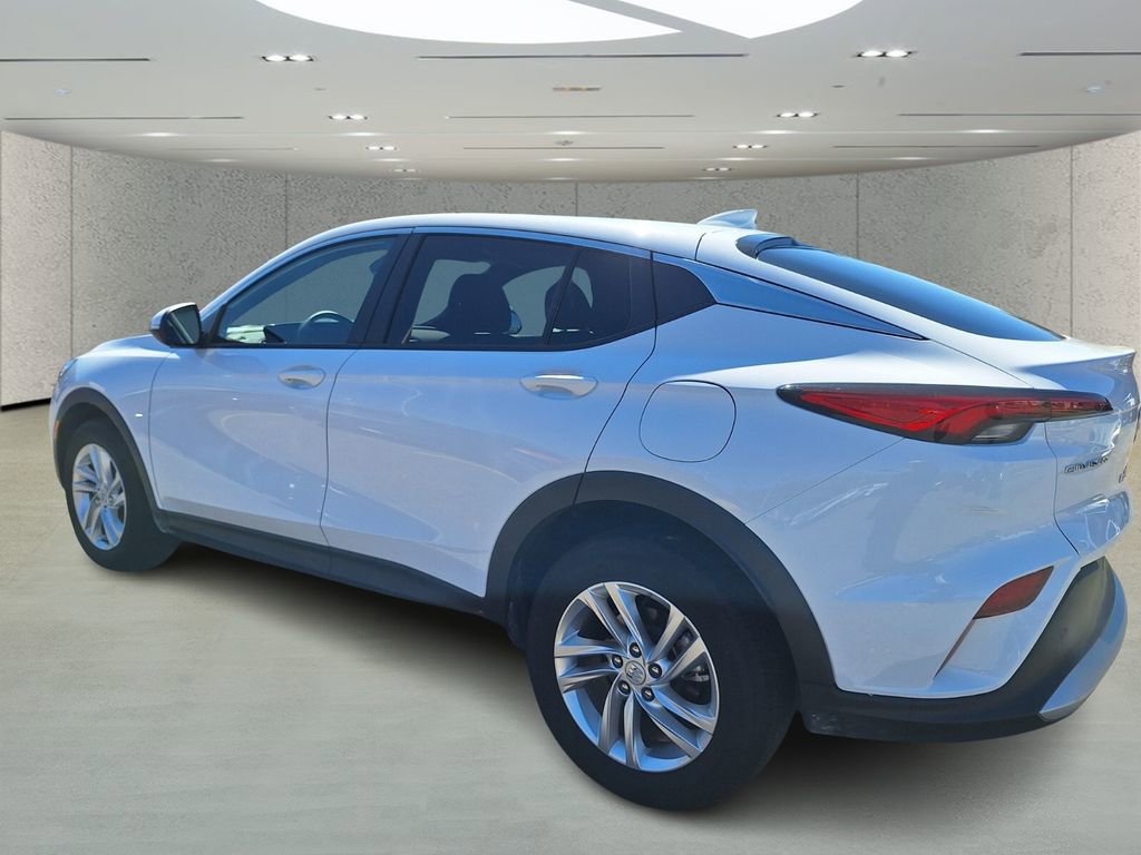 Used 2025 Buick Envista Preferred image 3