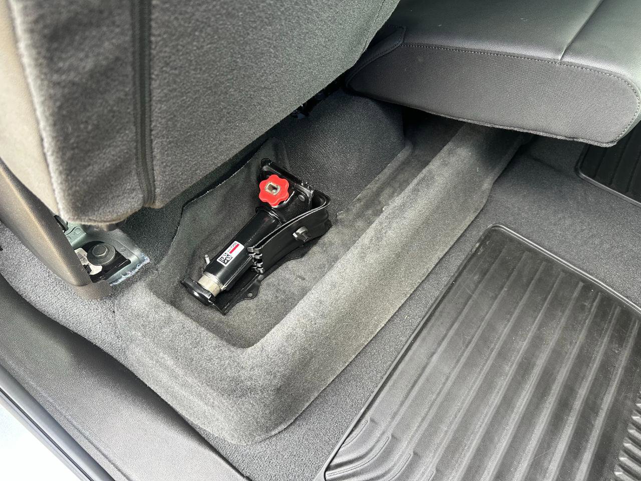 Used 2025 GMC Sierra 1500 SLT w/ SLT Premium Package image 23