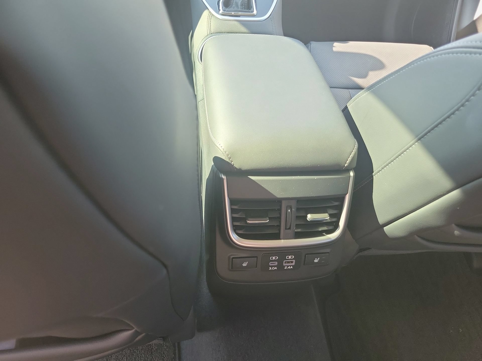 Used 2025 Subaru Outback Limited AWD/4WD image 24