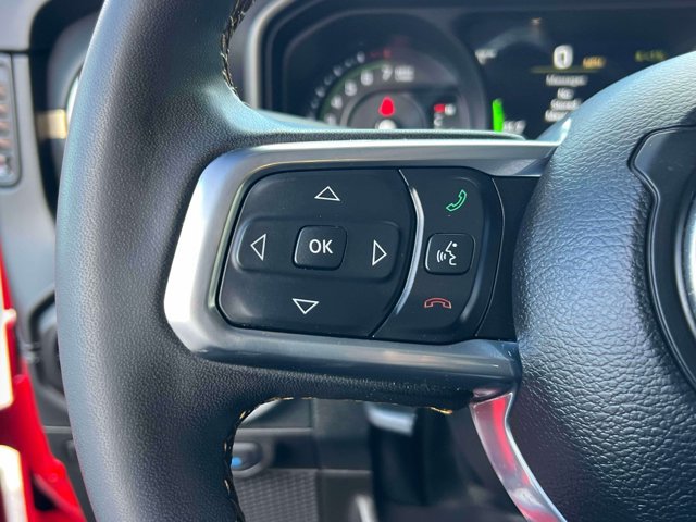Used 2024 Jeep Wrangler Unlimited Sahara w/ Technology Group AWD/4WD image 17