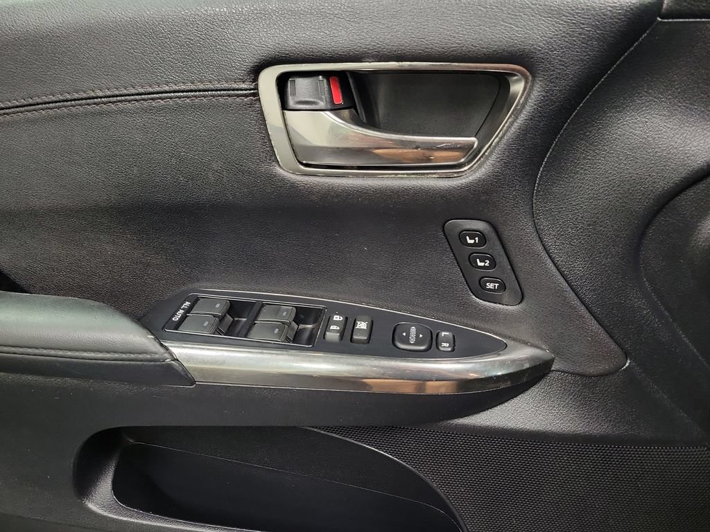 Used 2013 Toyota Avalon XLE Touring FWD image 29