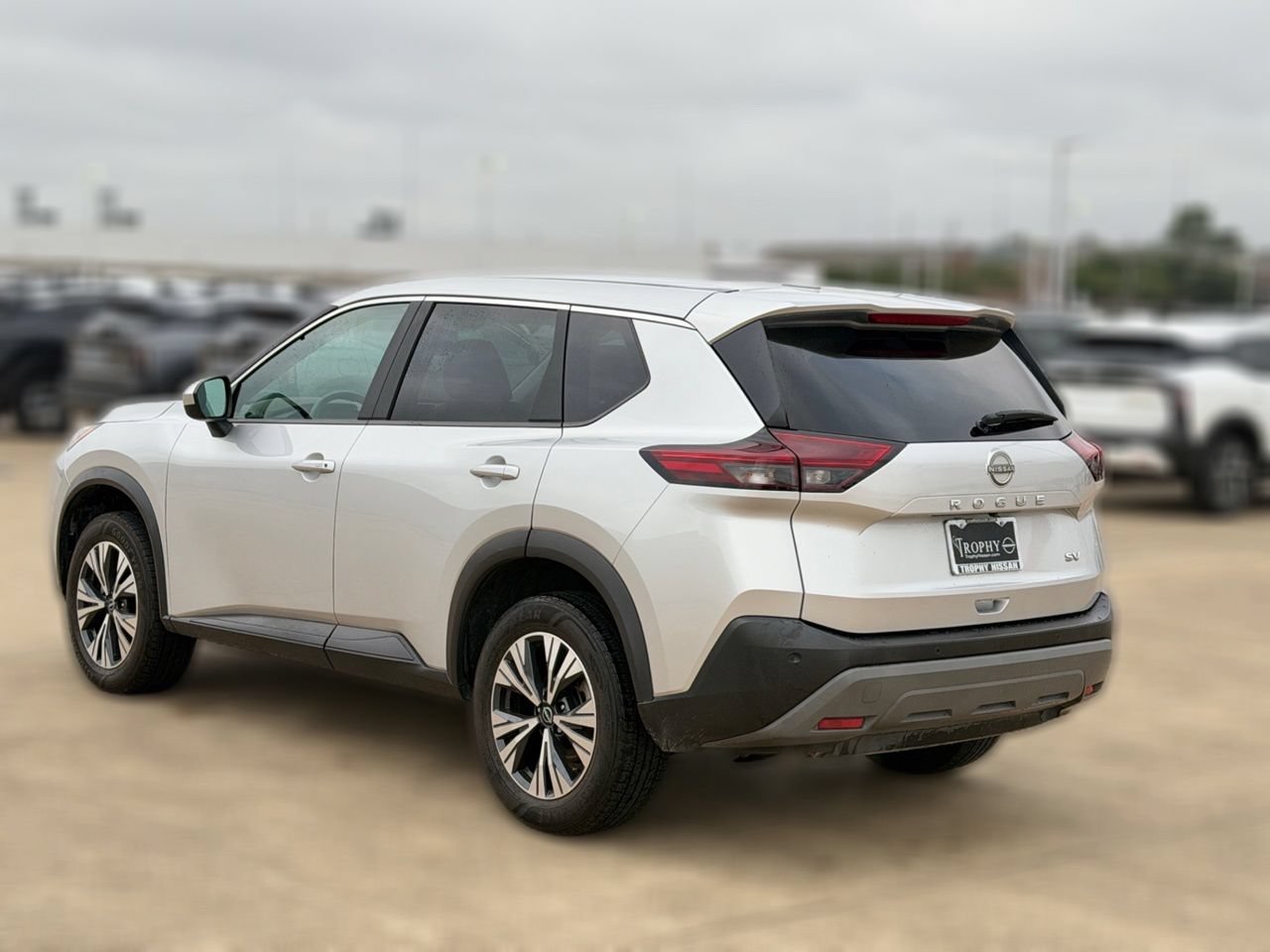 Used 2023 Nissan Rogue SV FWD image 8