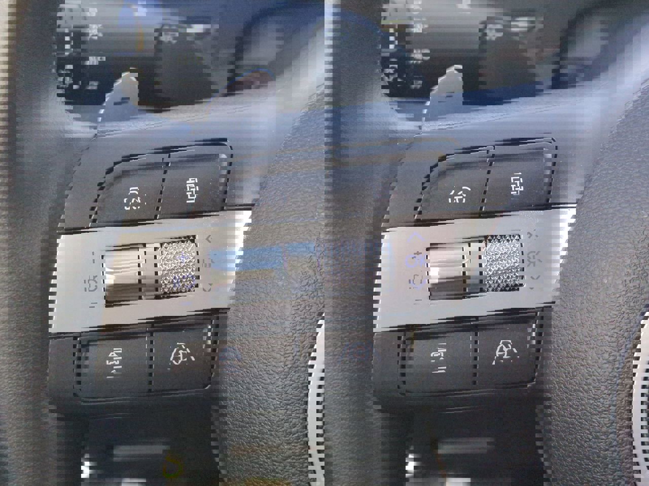 Used 2024 Hyundai Kona Limited image 25