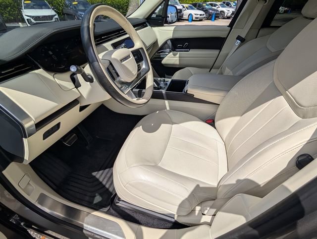 Used 2023 Land Rover Range Rover SE AWD/4WD image 10